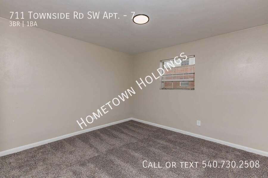 711 Townside Rd Sw #7 - Photo 3 of 19