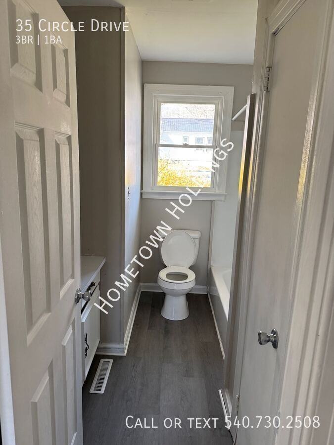 35 Circle Dr - Photo 2 of 9