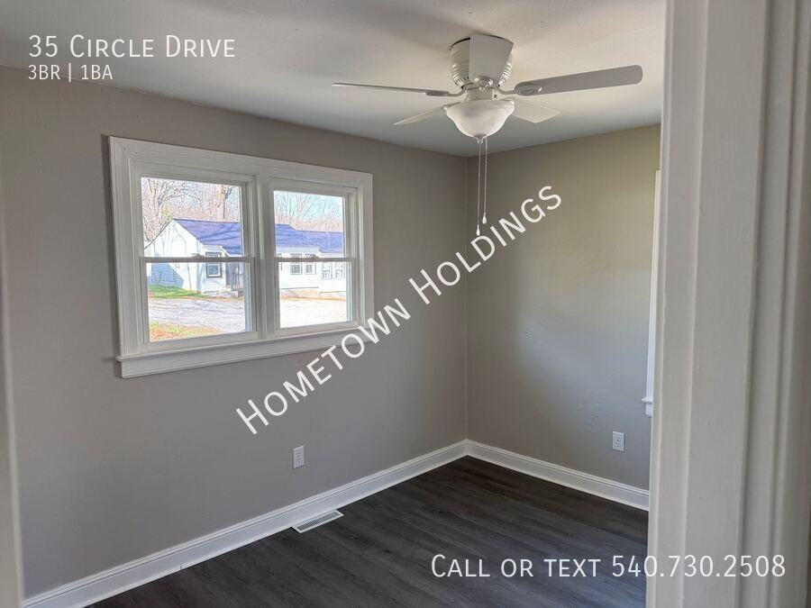 35 Circle Dr - Photo 3 of 9