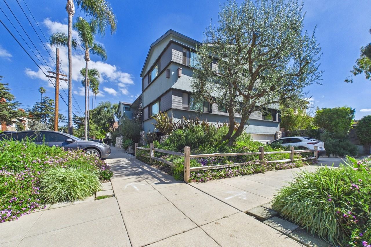 1102 Idaho Apartments - Photo 3 of 13