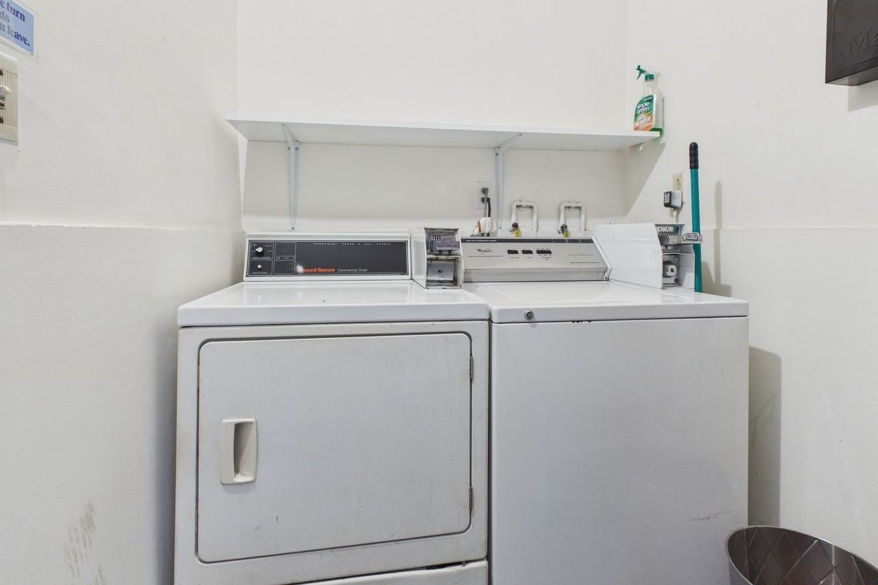 1102 Idaho Apartments - Photo 4 of 13