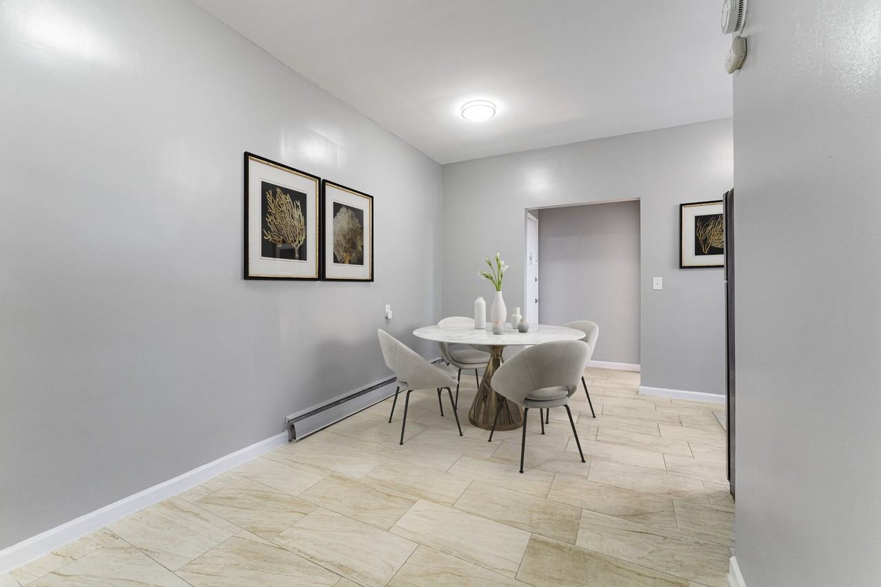 EASTERN & #4 - Photo 2 of 4