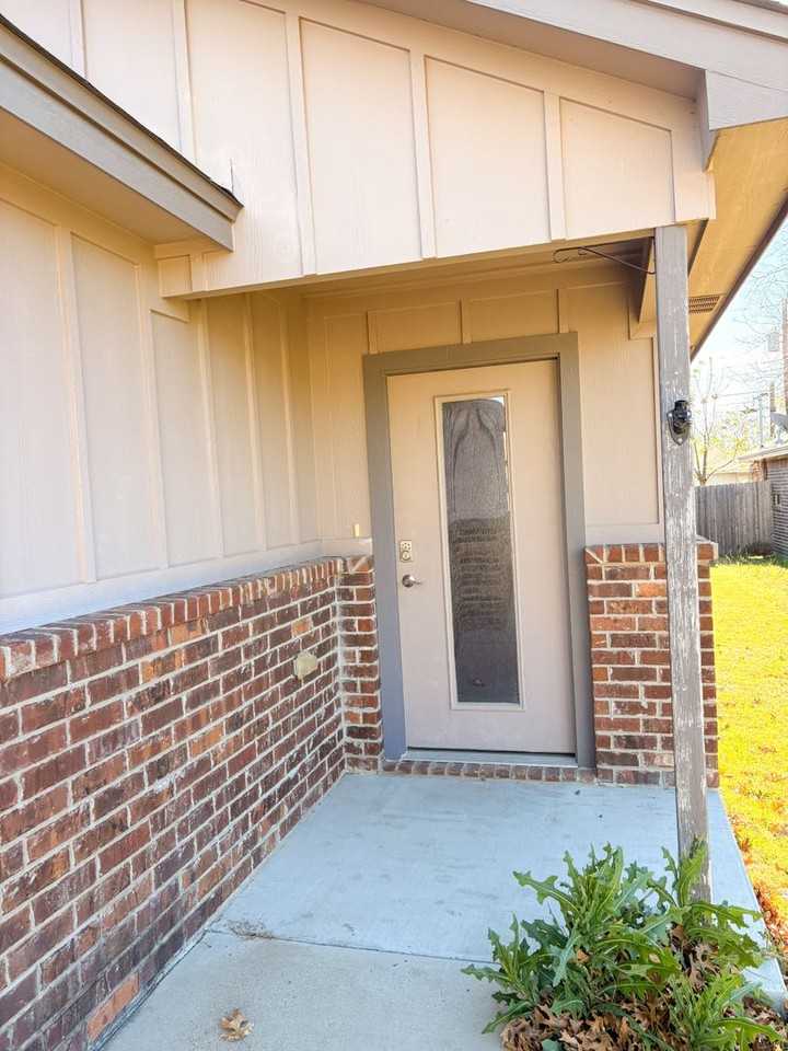 1909 Chiricahua Trce - Photo 3 of 18