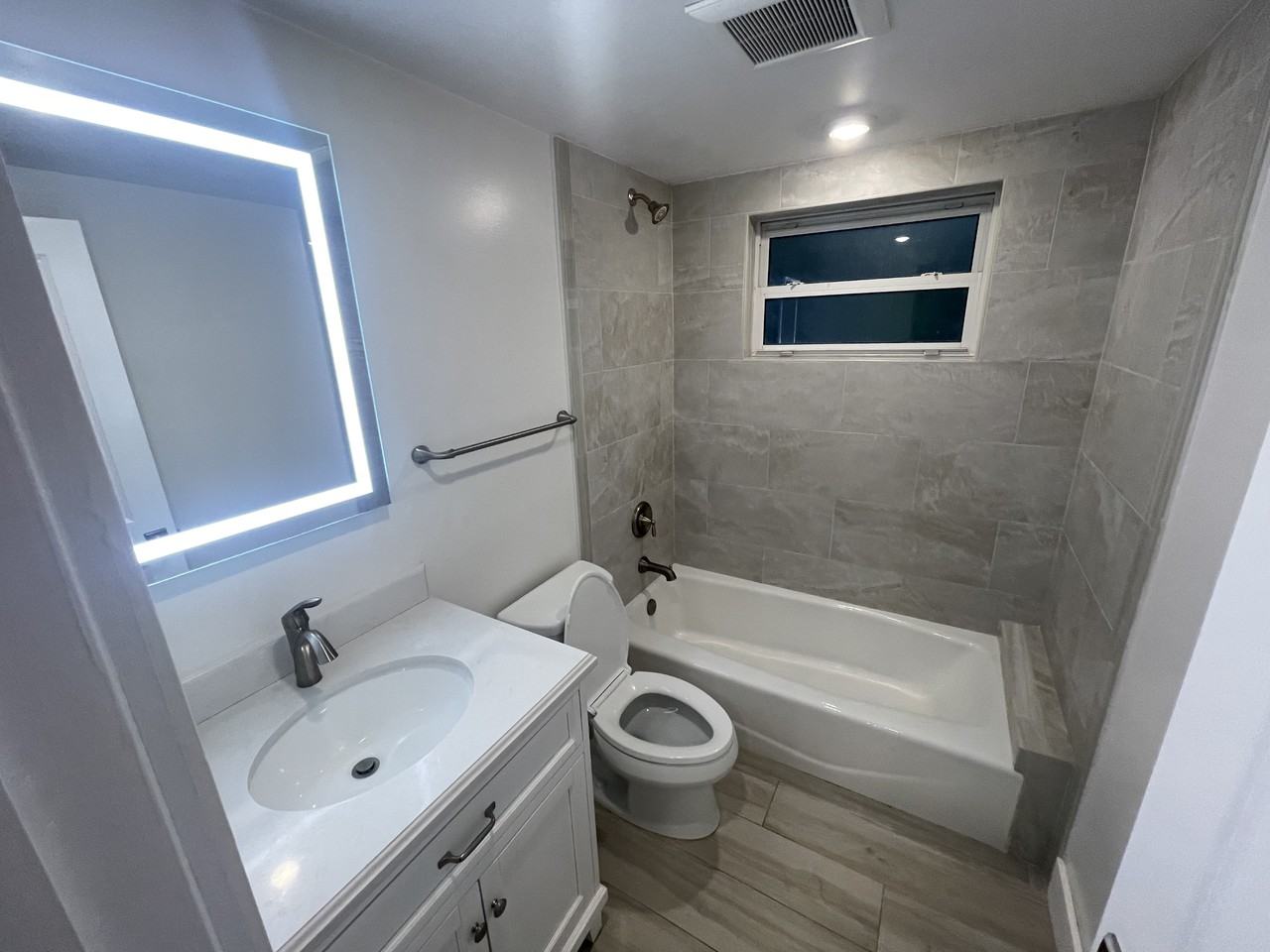 127 Monroe Dr #1 - Photo 4 of 8