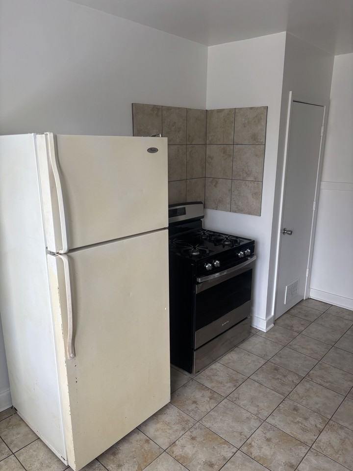 2618 North Blvd #4 - Photo 2 of 11