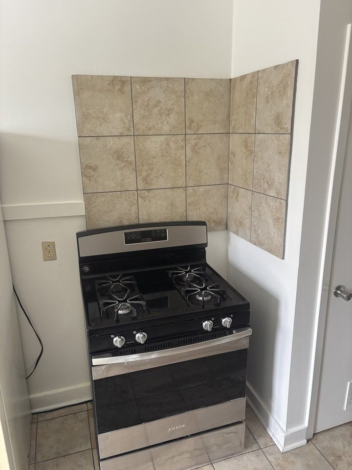 2618 North Blvd #4 - Photo 3 of 11