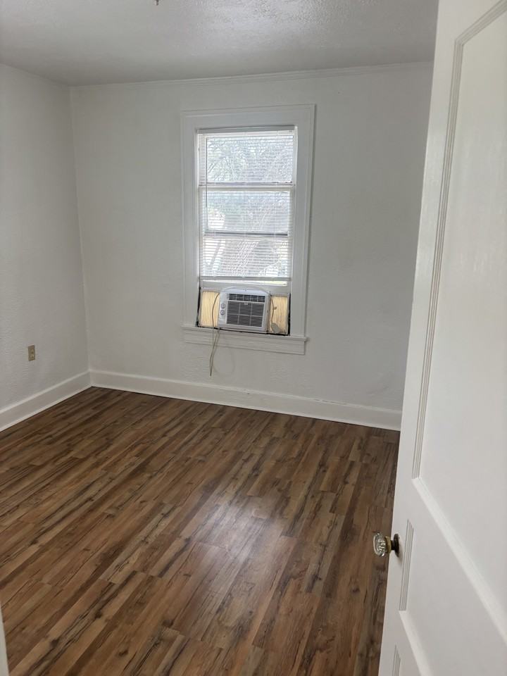 2618 North Blvd #4 - Photo 6 of 11