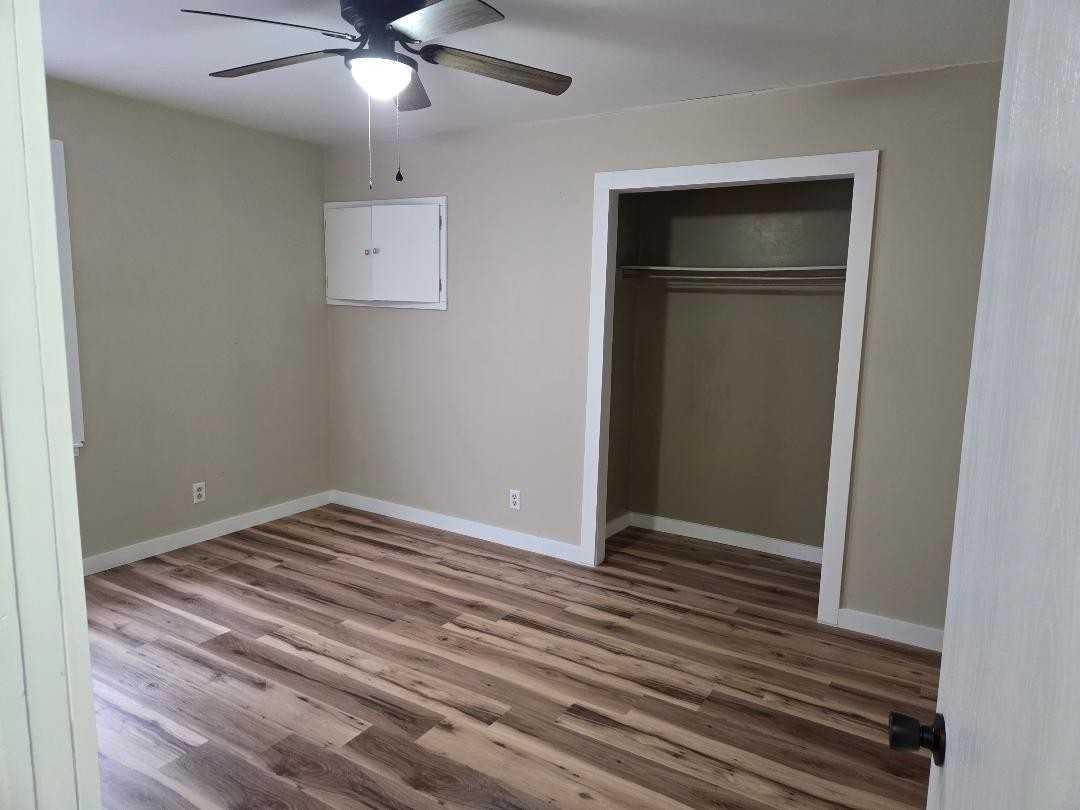 720 Fraser St - Photo 5 of 10