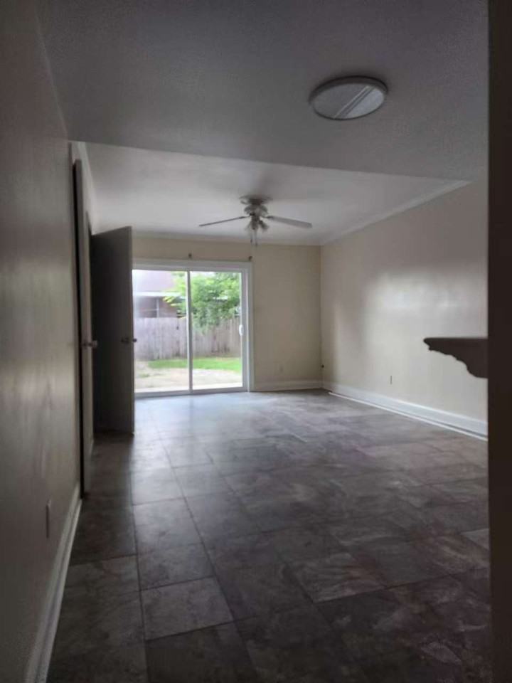 3729 Bunkerhill Dr - Photo 2 of 11