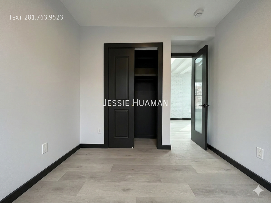 561 Hudson St #PH - Photo 6 of 15