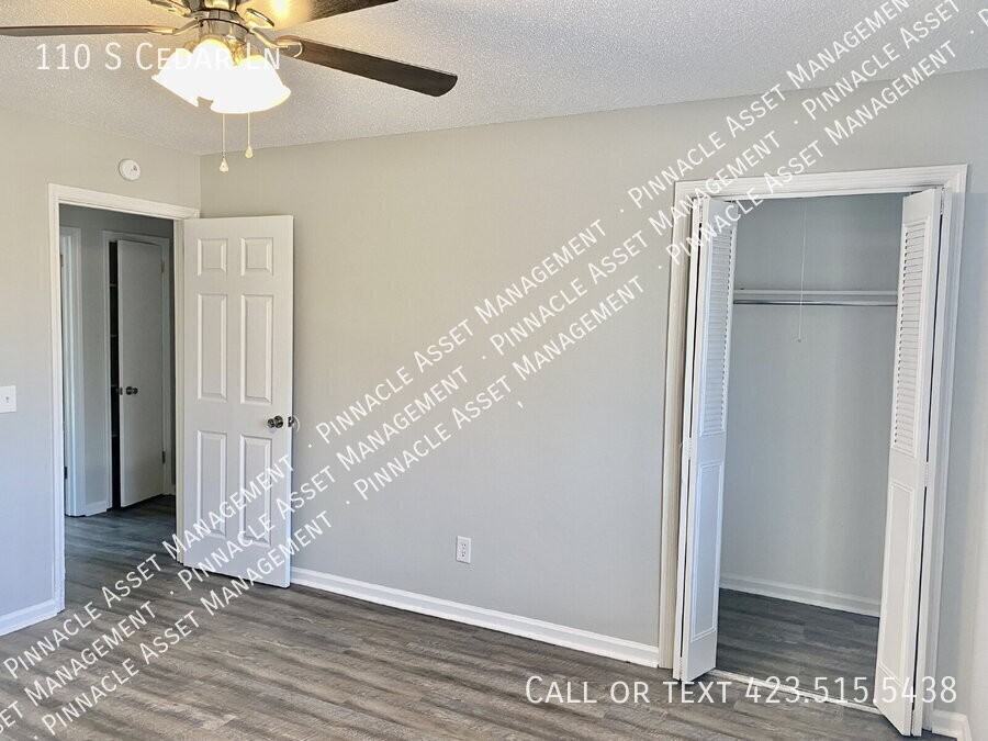 110 S Cedar Ln - Photo 4 of 17