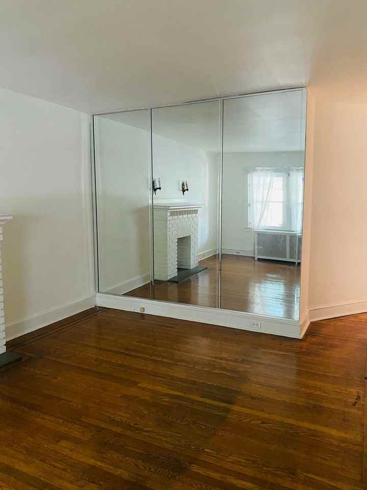 882 Corinthian Ave - Photo 5 of 25