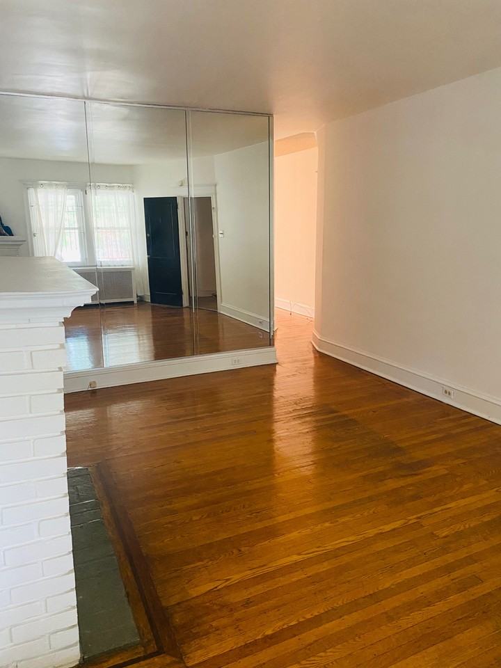 882 Corinthian Ave - Photo 7 of 25