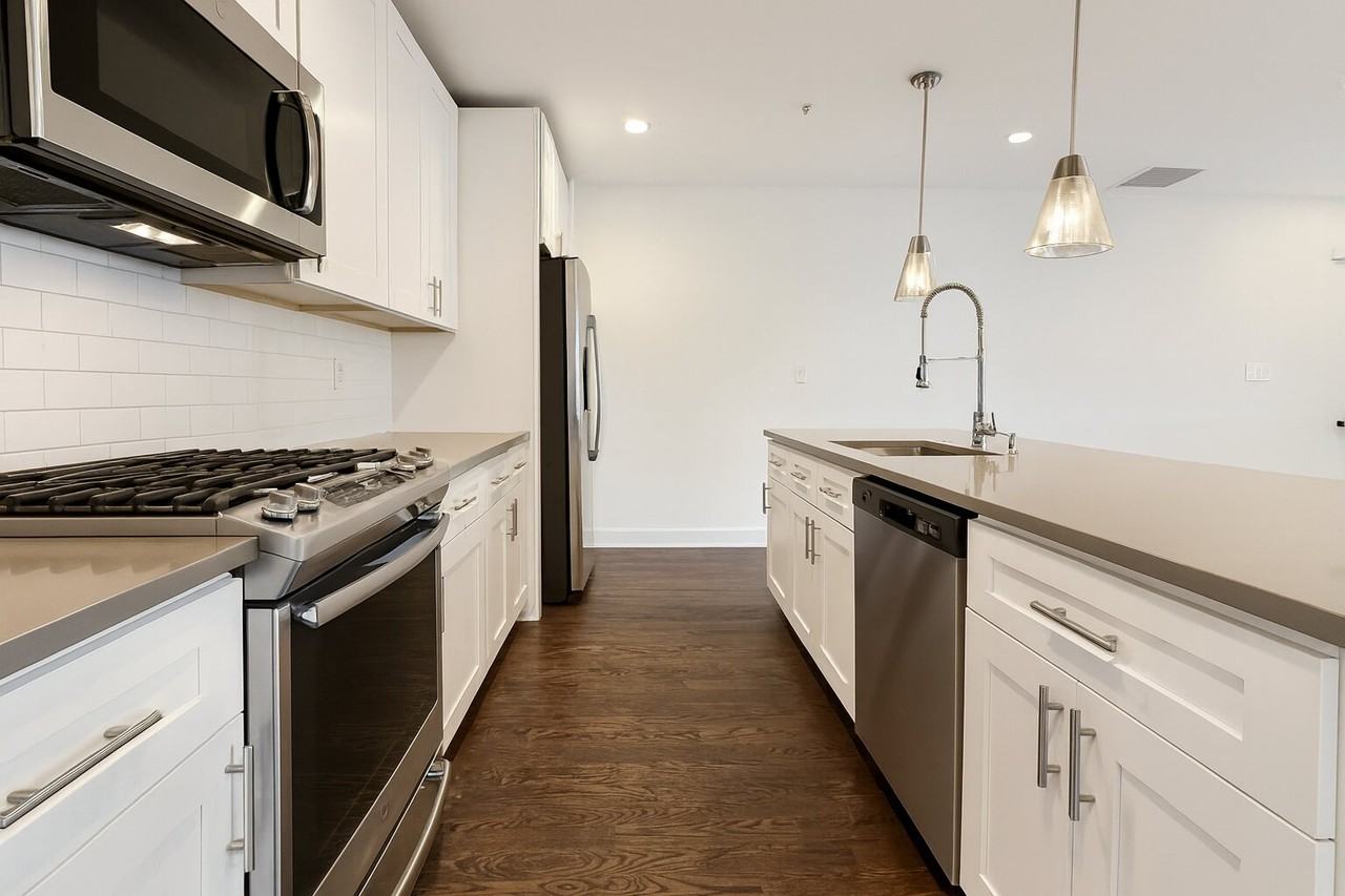 1022 S 2nd St #2 - Photo 4 of 27