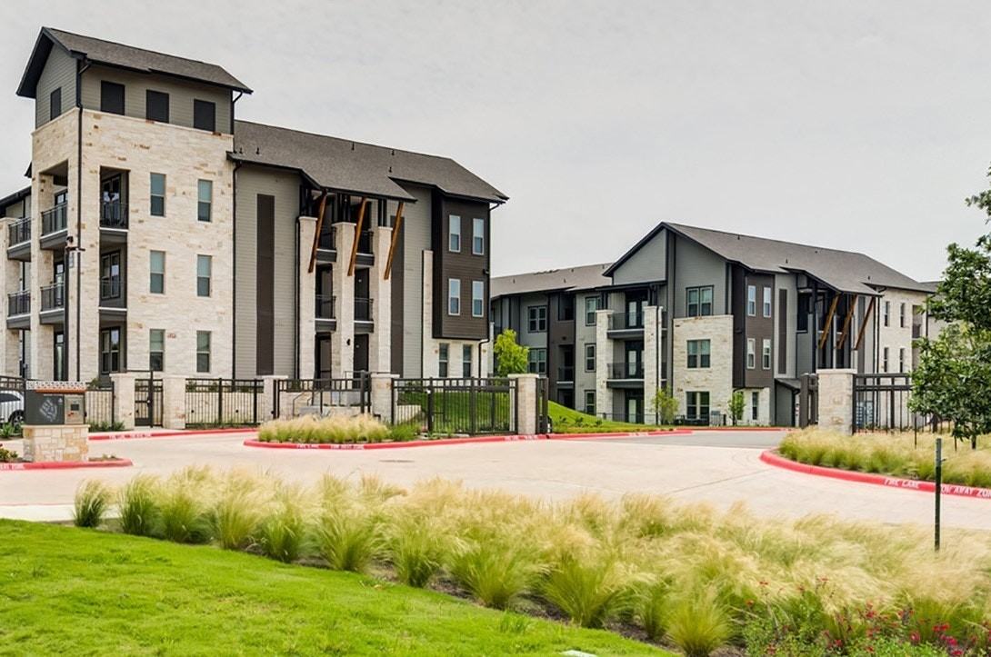 1127 Pearl Retreat Lane, Unit 6103 - Photo 7 of 10