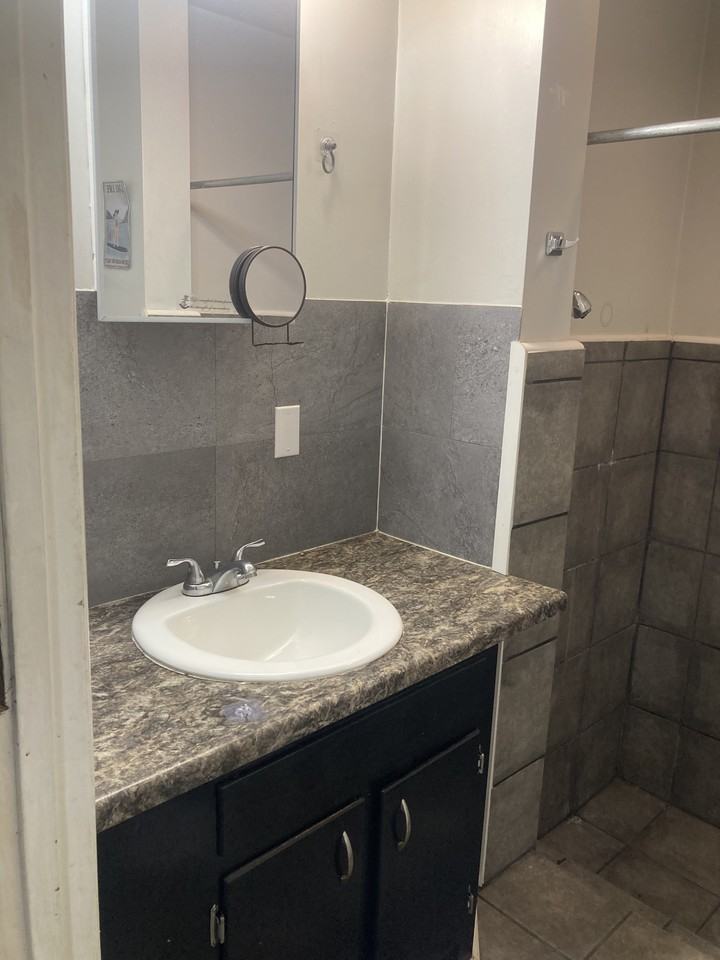 959 Timberlake Dr #4 - Photo 4 of 6