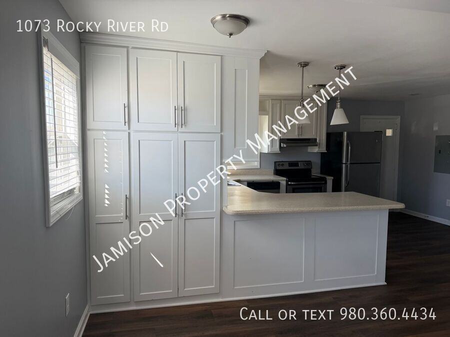 1073 Rocky River Rd - Photo 2 of 33