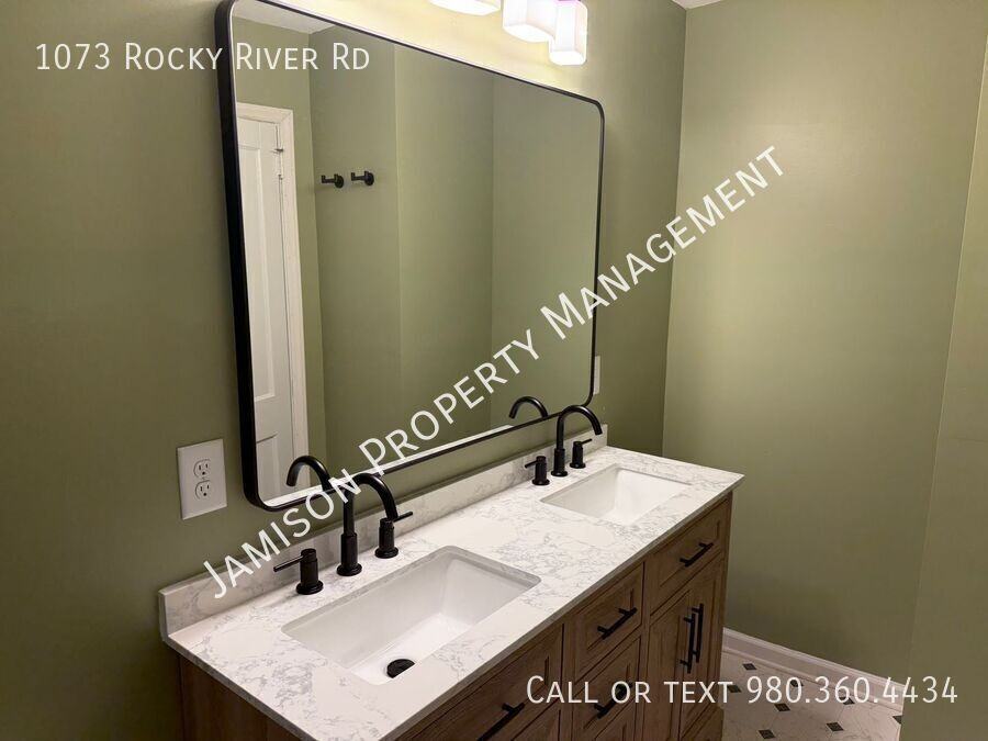 1073 Rocky River Rd - Photo 3 of 33