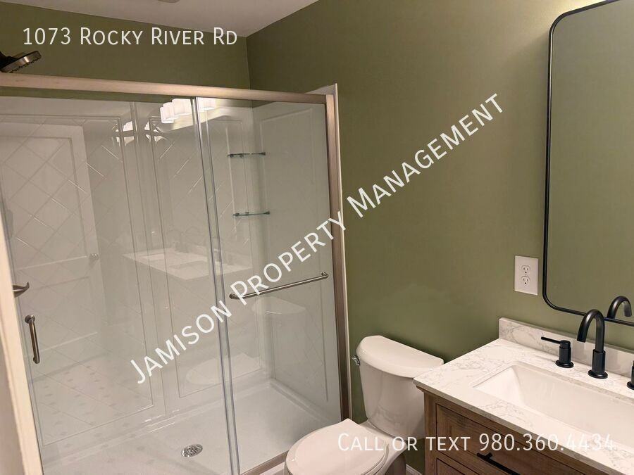 1073 Rocky River Rd - Photo 4 of 33