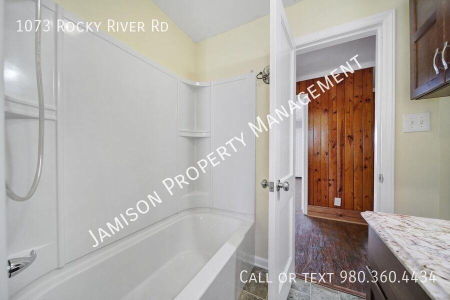 1073 Rocky River Rd - Photo 6 of 33