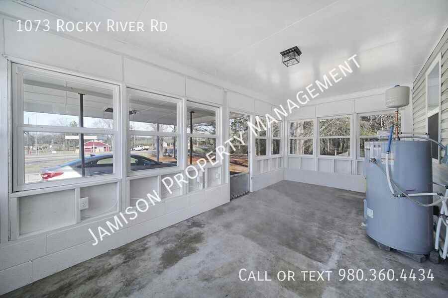 1073 Rocky River Rd - Photo 7 of 33