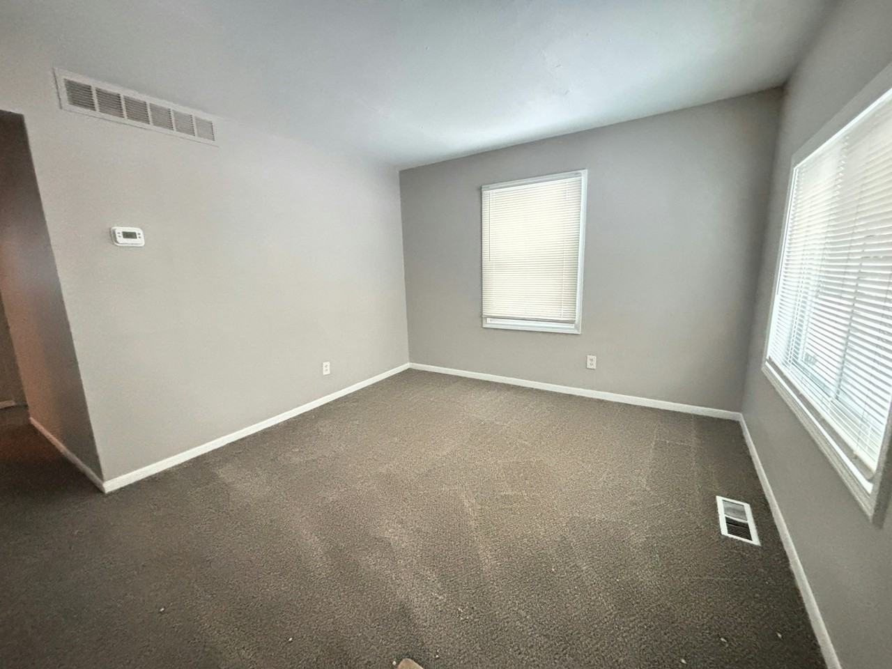 11340 Fisher Avenue - Photo 3 of 9