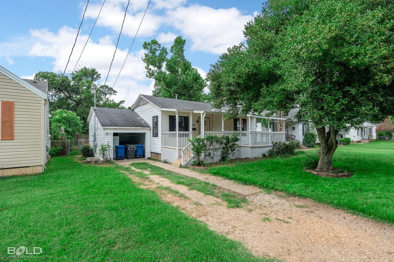 237 E Elmwood St - Photo 6 of 23