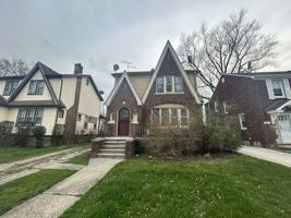 featured image of 4401 Buckingham Ave #2