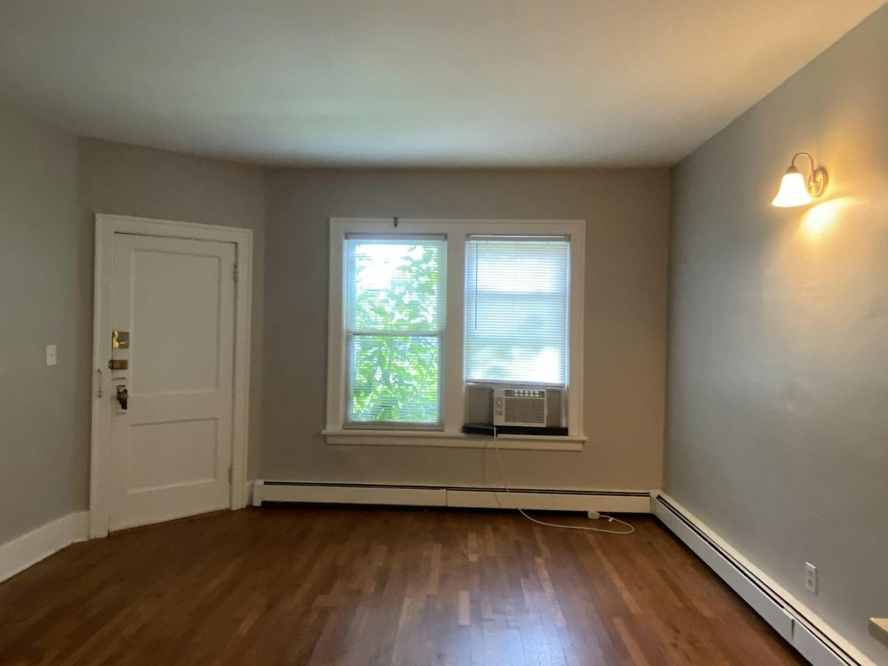 1127 Beaconsfield Avenue, Unit 1S - Photo 2 of 11