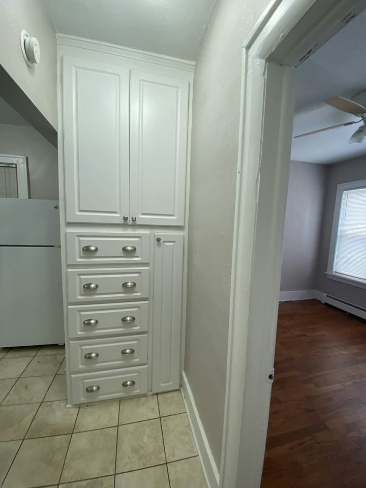 1127 Beaconsfield Avenue, Unit 1S - Photo 7 of 11