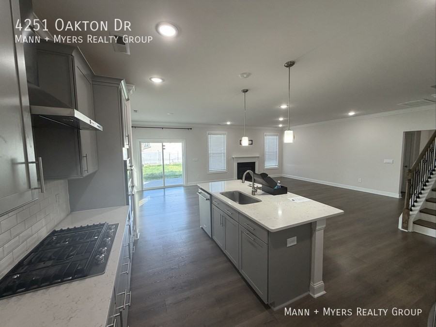 4251 Oakton Dr - Photo 2 of 20