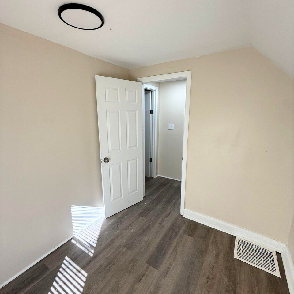 8400 Medina Avenue - Photo 3 of 5