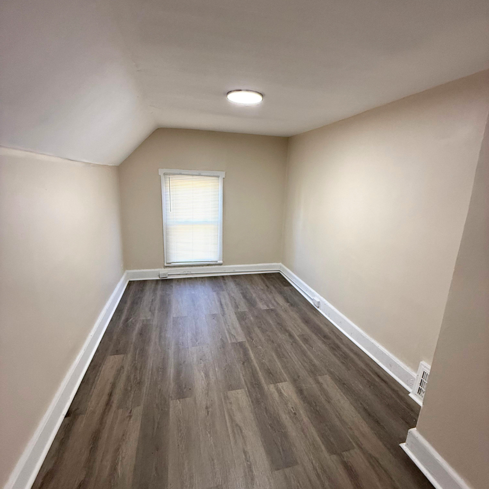 8400 Medina Avenue - Photo 5 of 5