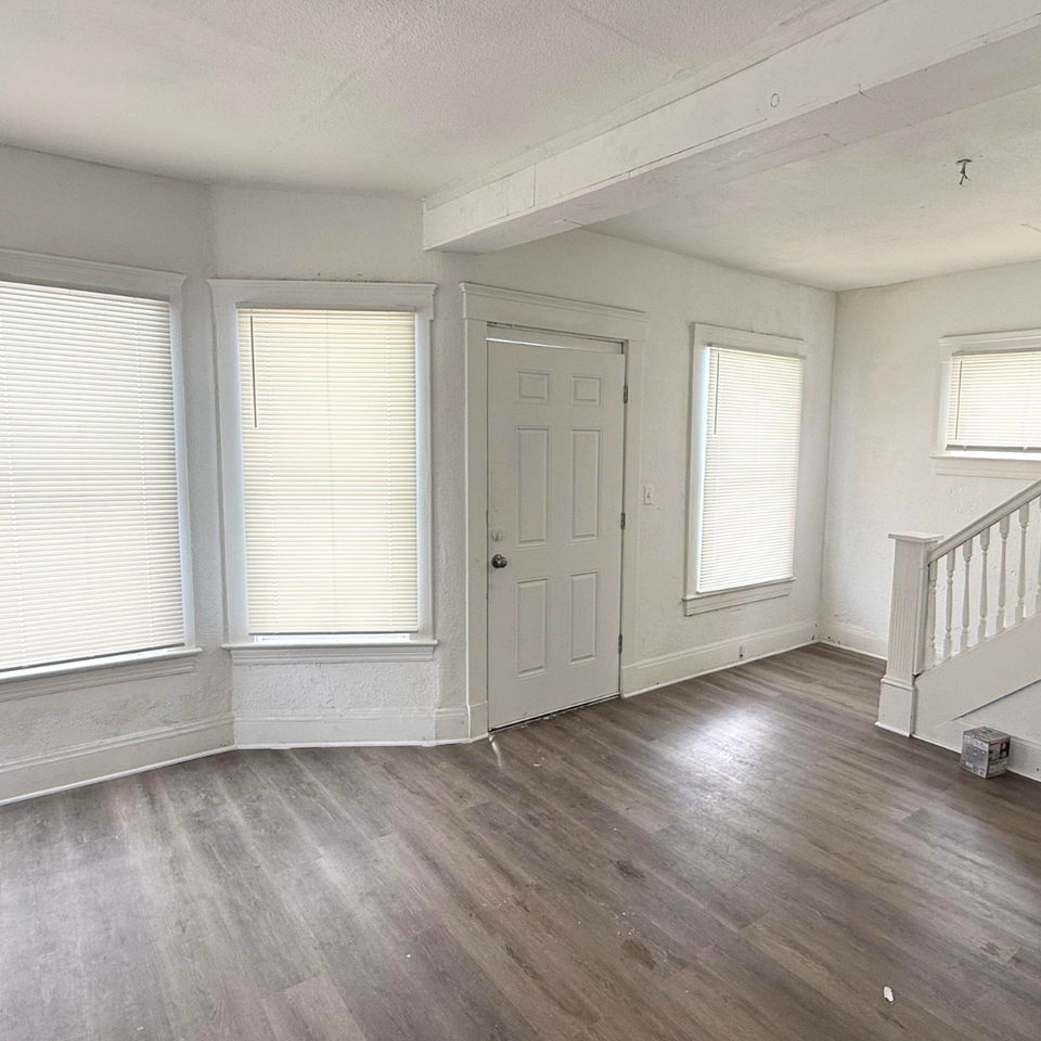 3866 West 41st Street - Photo 3 of 7