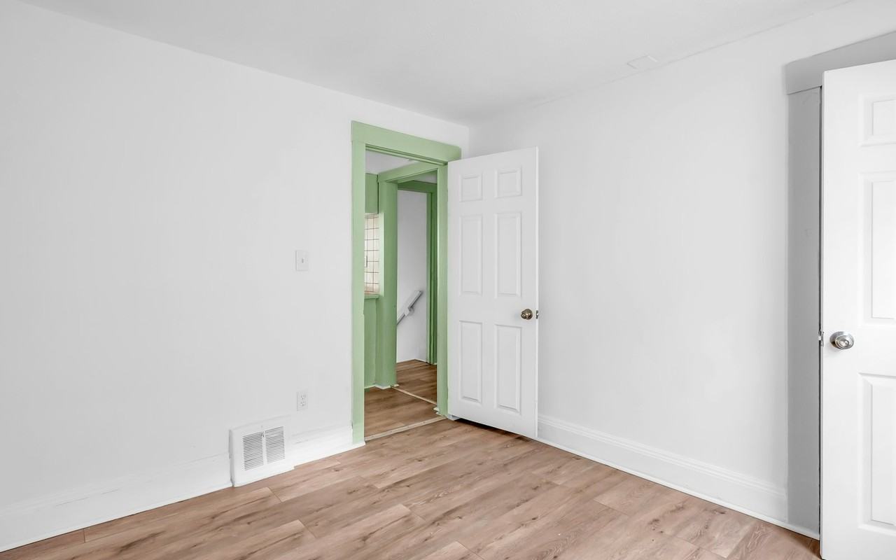 509 East 143rd Street, Unit Unit B - Photo 3 of 10