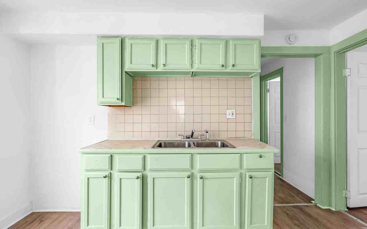 509 East 143rd Street, Unit Unit B - Photo 4 of 10