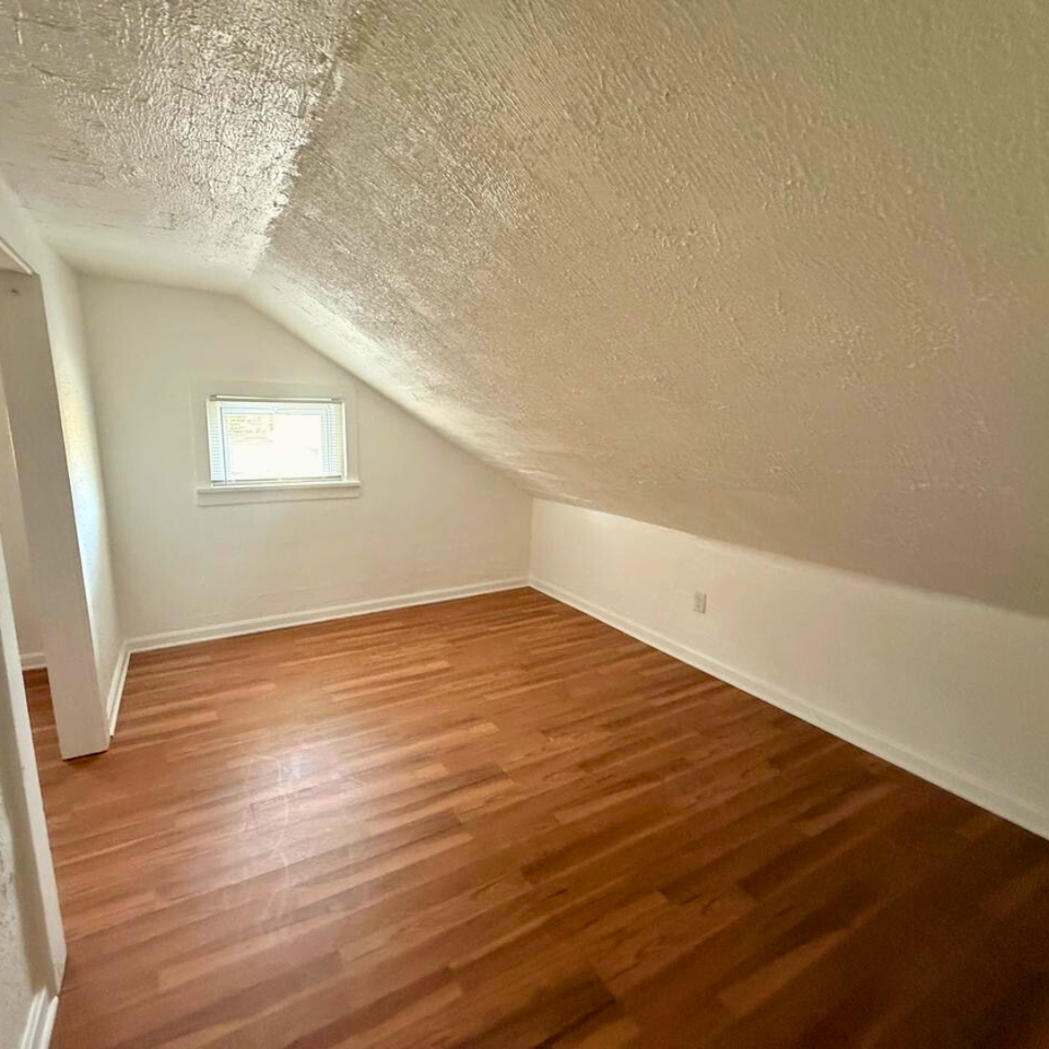 2995 East 125th Street - Photo 3 of 8