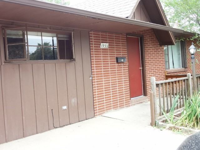 1933 Oakwood Dr - Photo 2 of 24