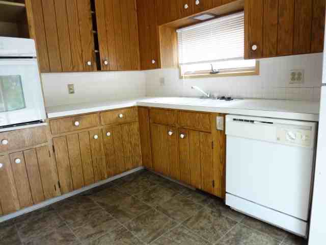 1933 Oakwood Dr - Photo 6 of 24