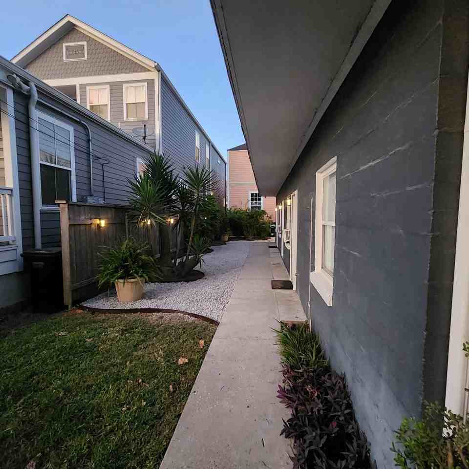 7449 Pitt Street, Unit Audubon House 1 - Photo 2 of 22