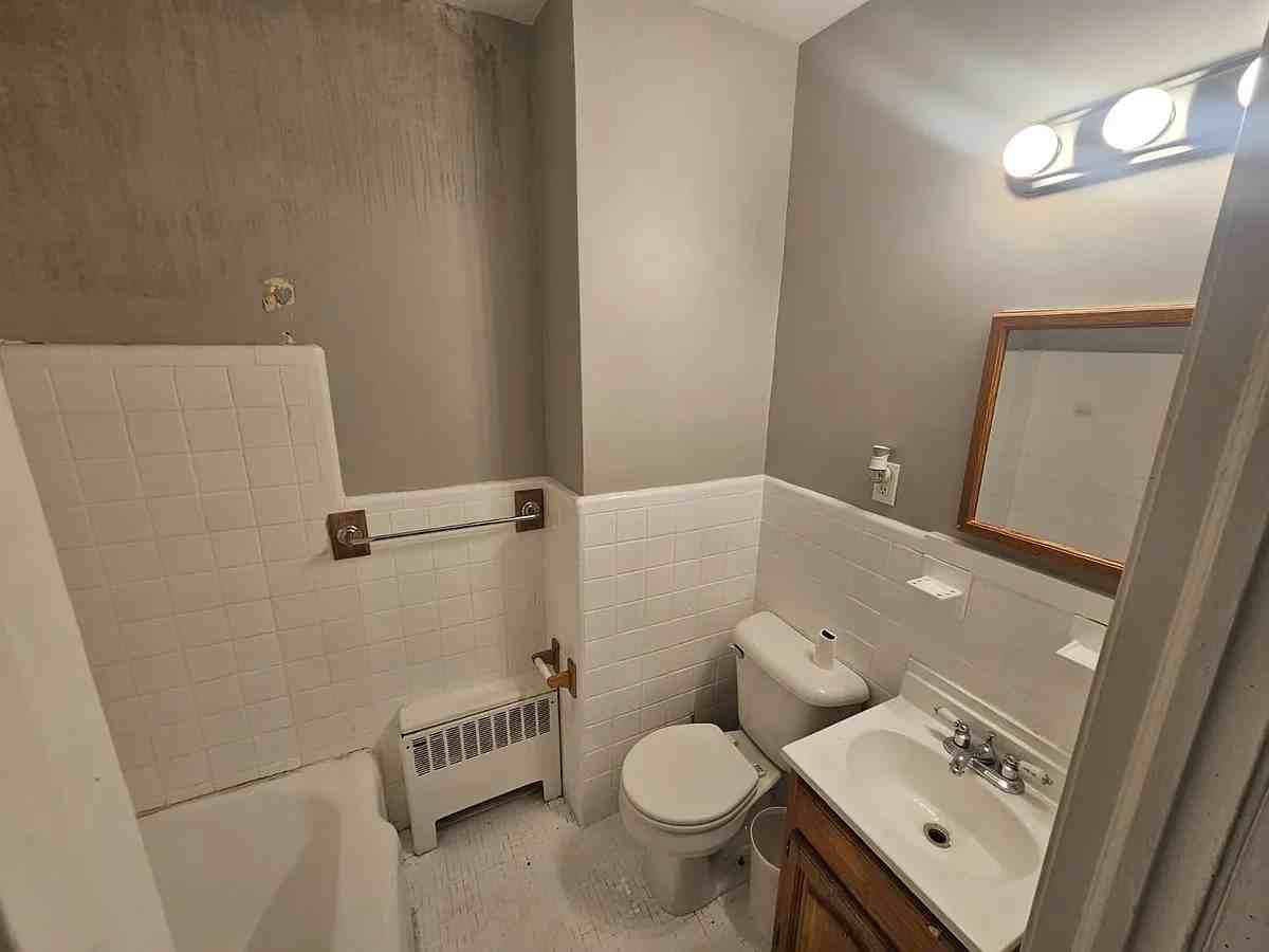 6315 Everett Ave #A20 - Photo 3 of 9