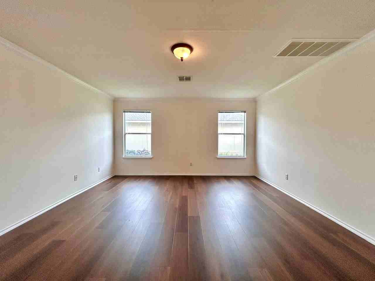 102 Adamae Ln - Photo 7 of 37