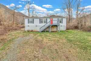 featured image of 9 Harwood Cemetary Rd