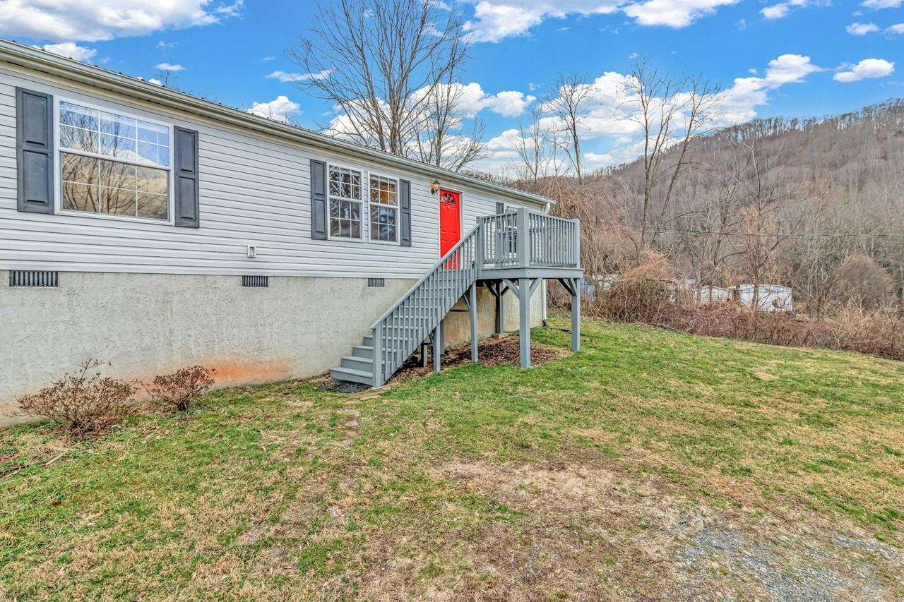 9 Harwood Cemetary Road - Photo 4 of 35