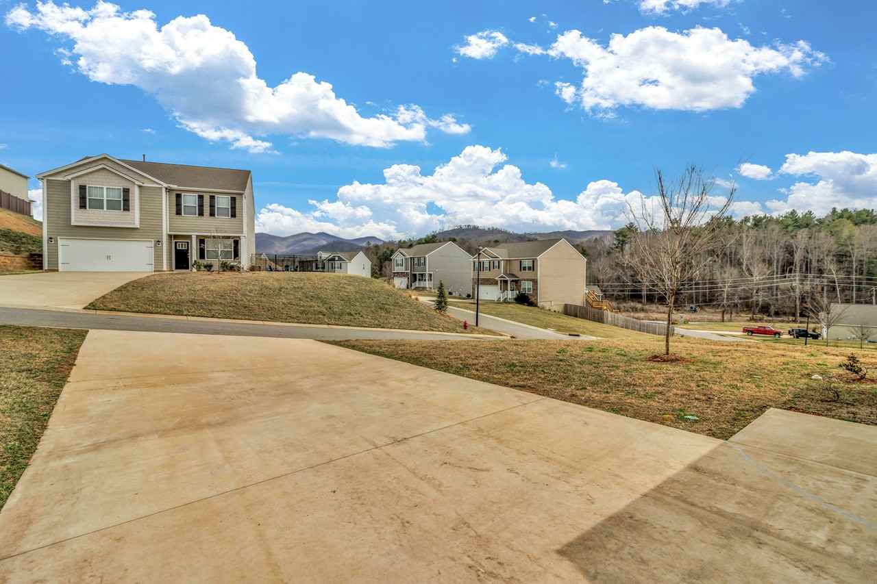 122 Amblers Knoll Road - Photo 4 of 49