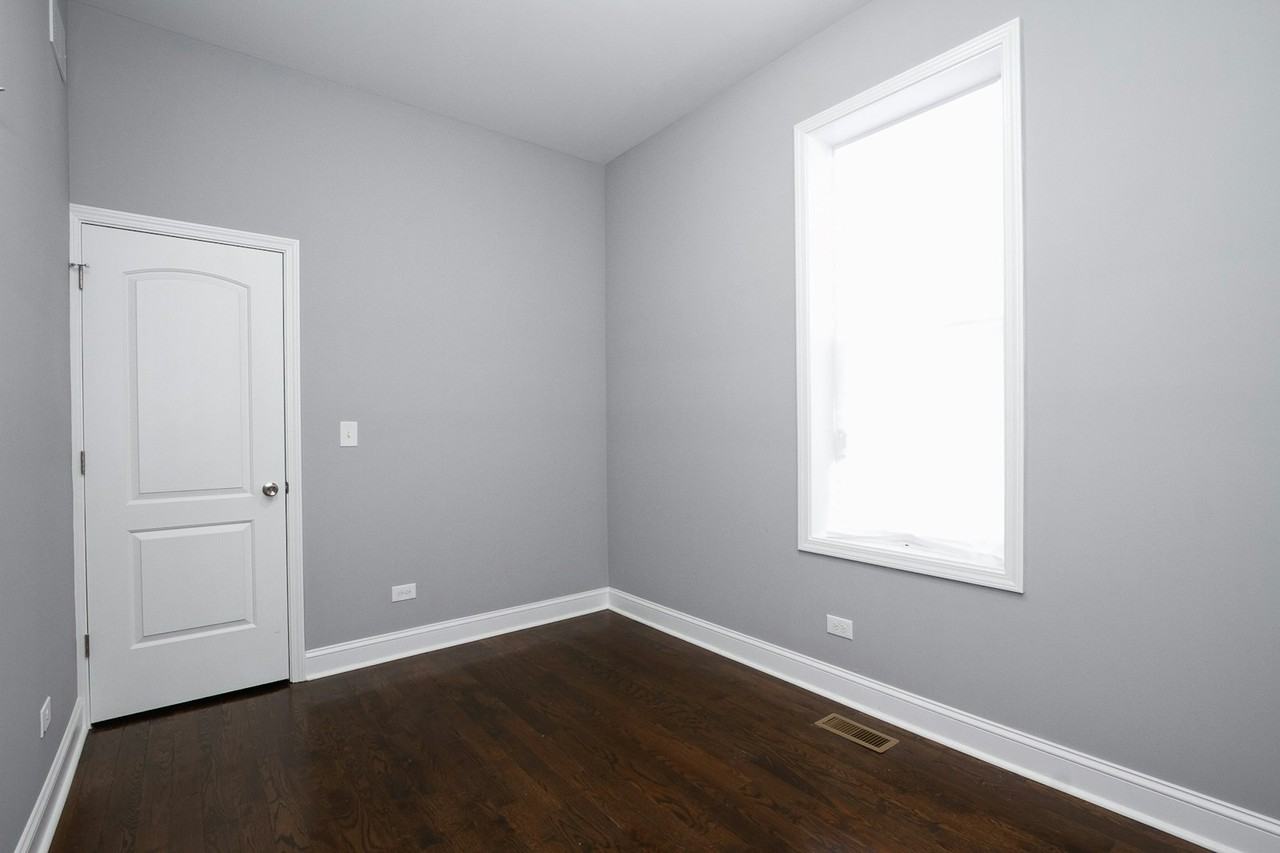 7322 South Langley Avenue, Unit 2 - Photo 4 of 16