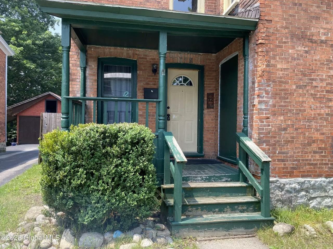 12 West Street - Photo 3 of 35