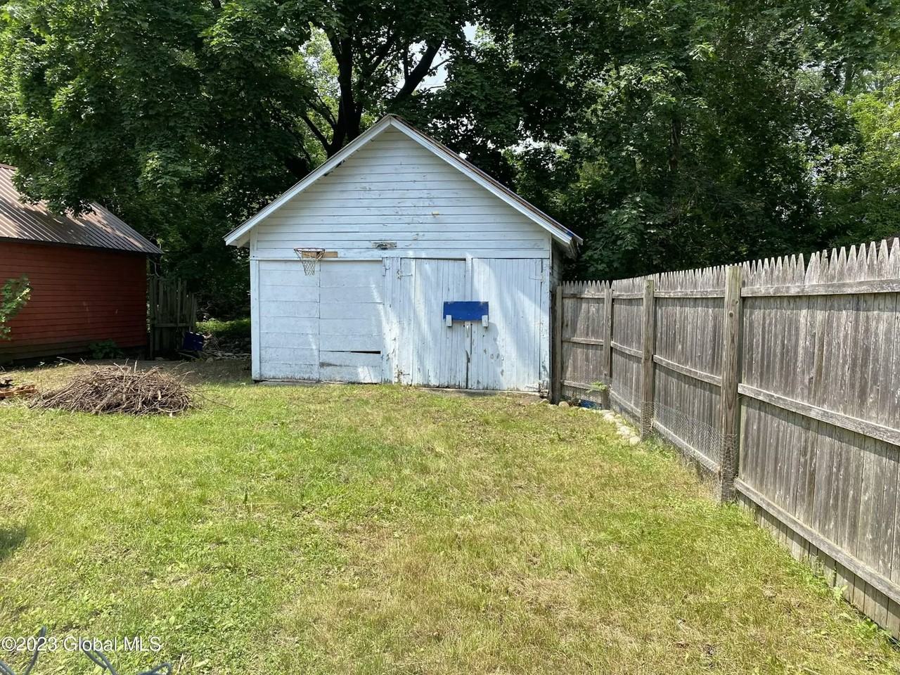 12 West Street - Photo 5 of 35