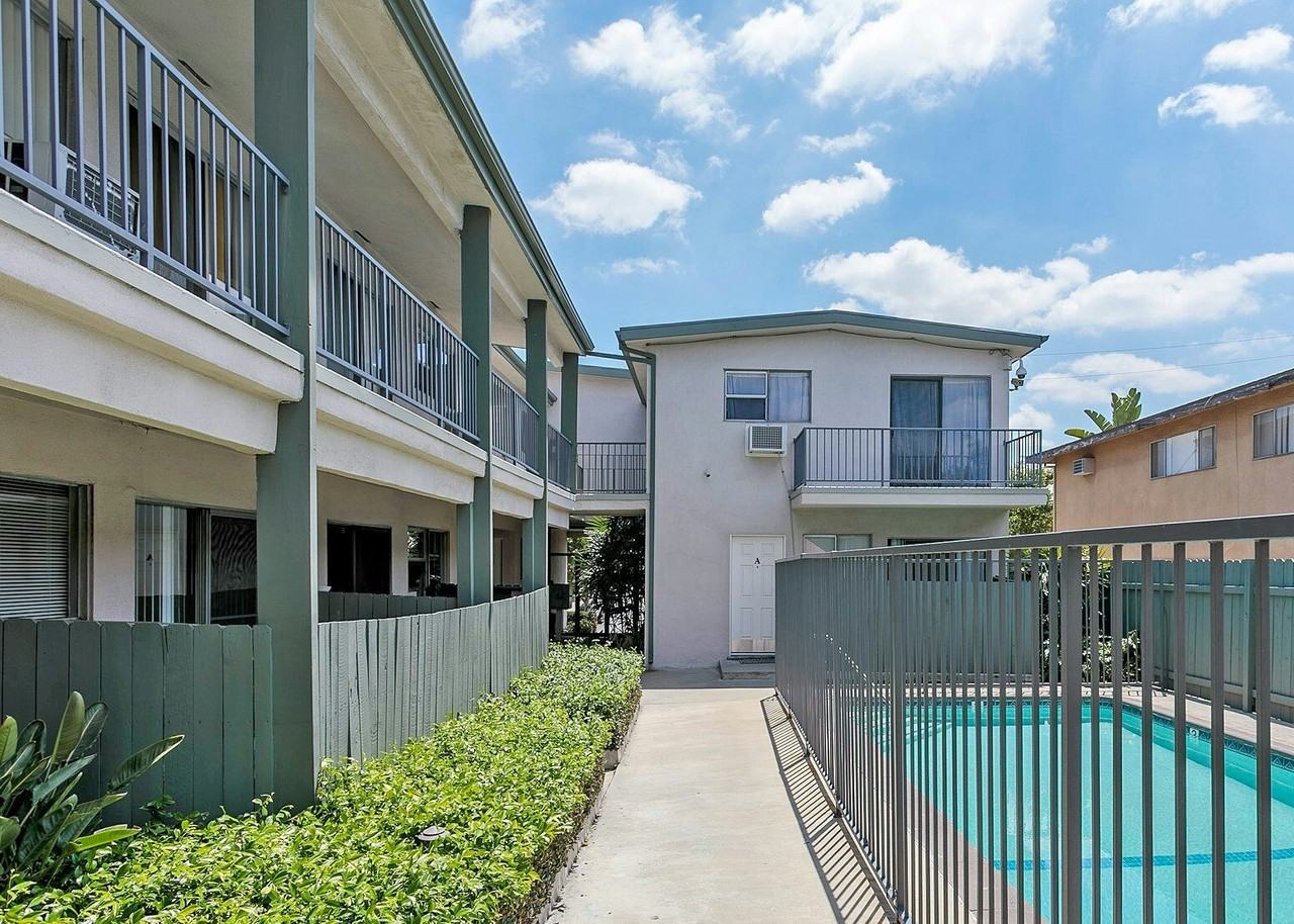 101 East Beacon Street, Unit D - Photo 4 of 17