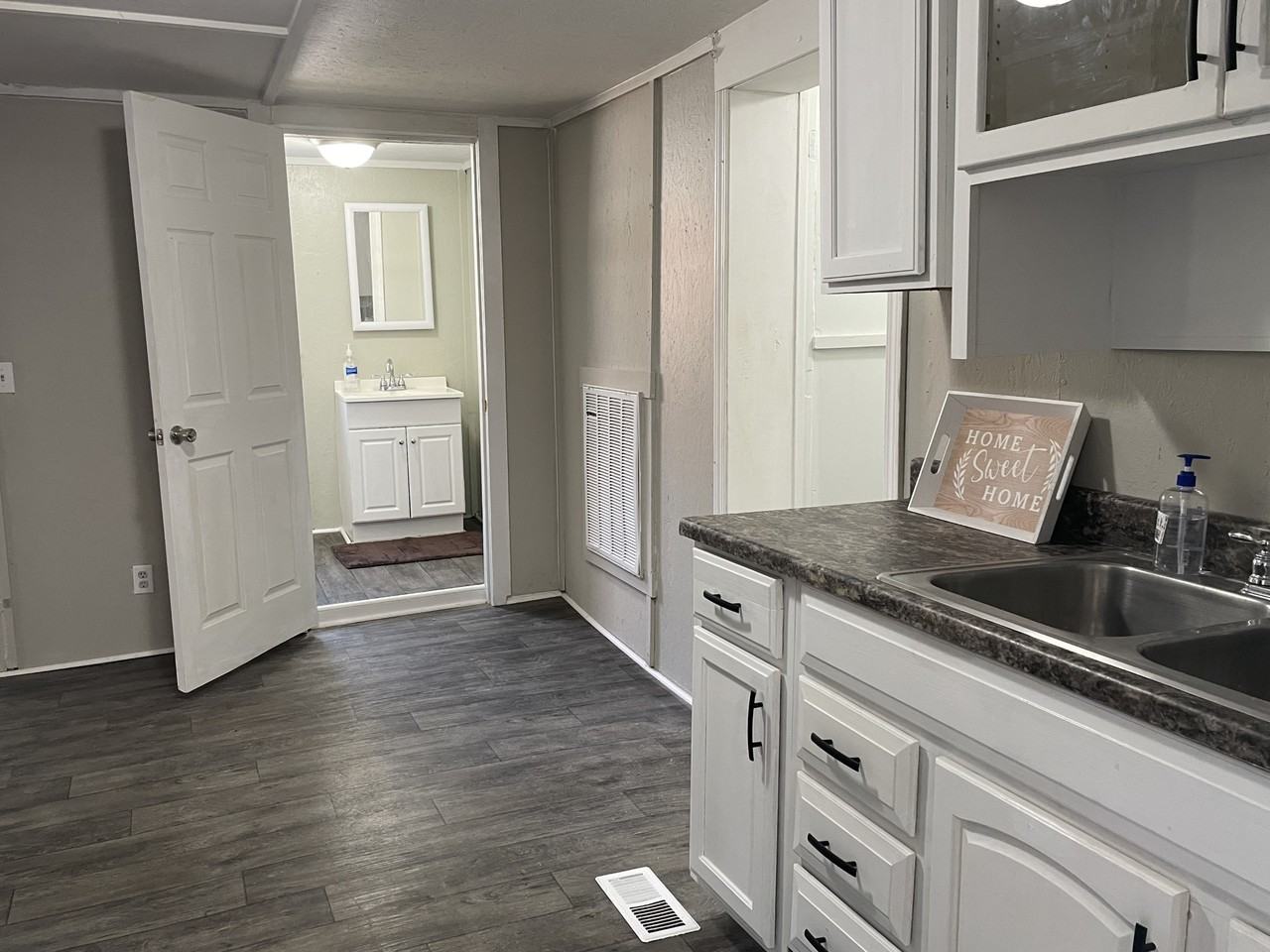 827 Cumberland Dr - Photo 3 of 10